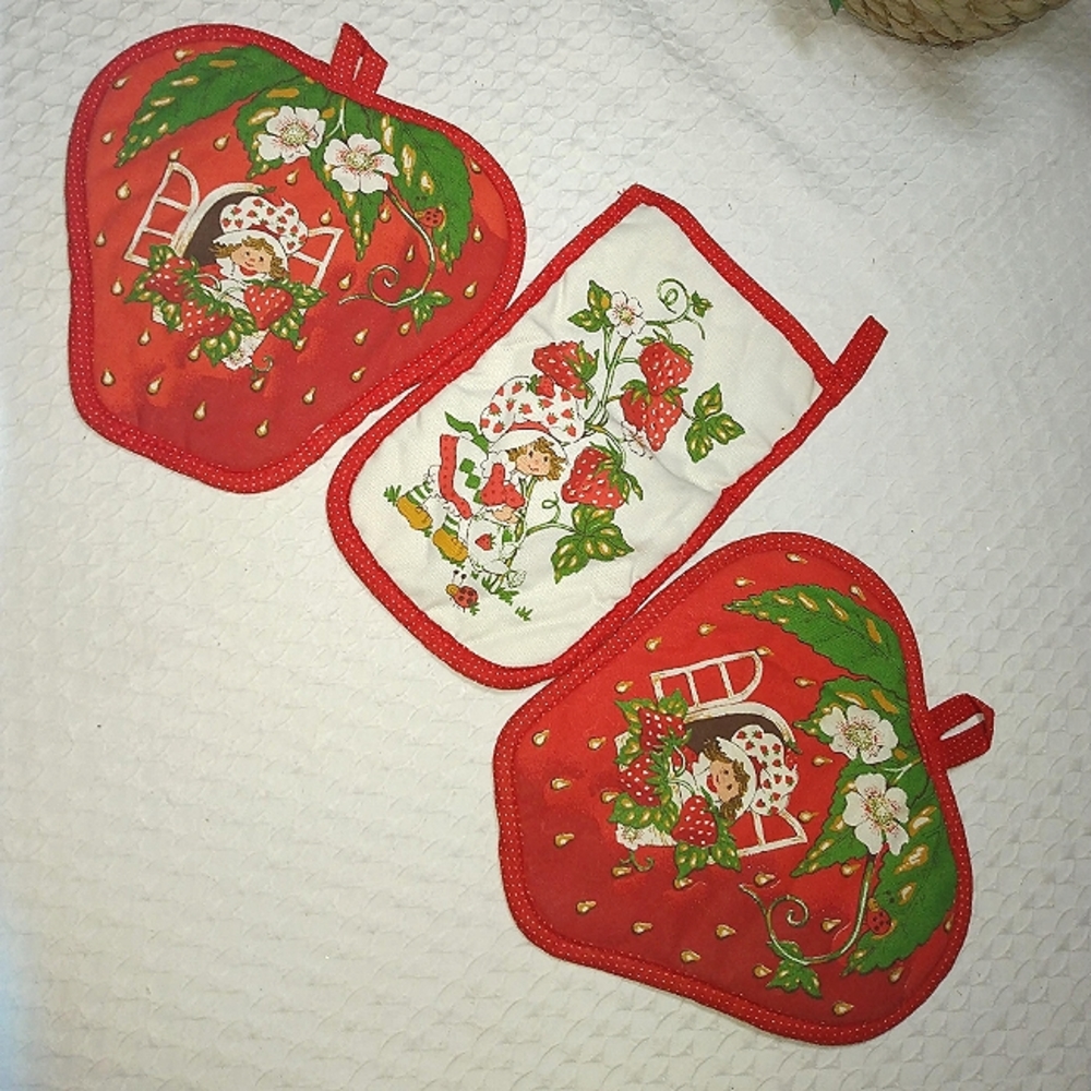 STRAWBERRY SHORTCAKE 1980s nostalgic pot holders nwot